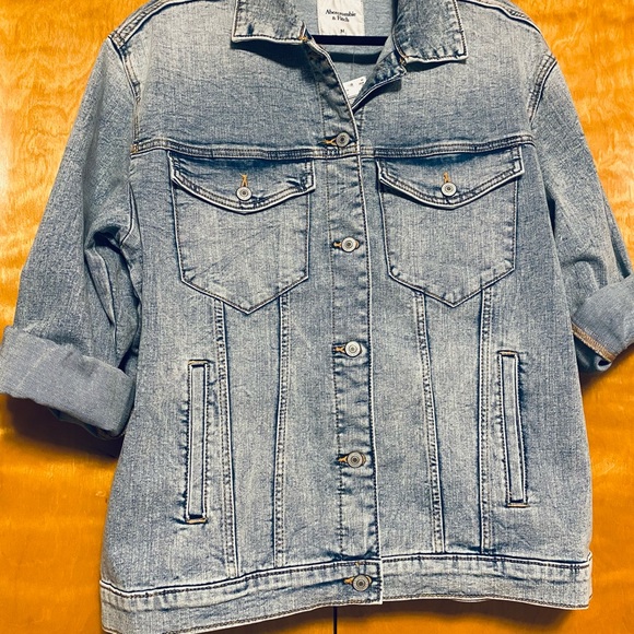 Abercrombie & Fitch Light Blue Denim Jacket - Picture 10 of 11